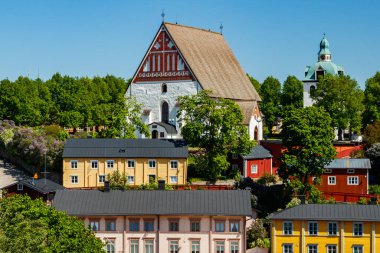 Porvoo Katedrali ve eski Porvoo kasabasının güzel panoramik manzarası