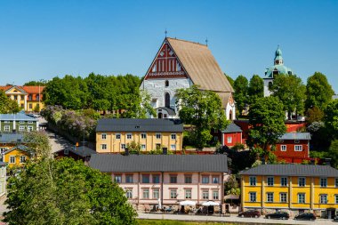 Porvoo Katedrali ve eski Porvoo kasabasının güzel panoramik manzarası