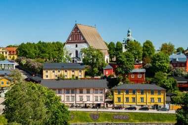 Porvoo Katedrali ve eski Porvoo kasabasının güzel panoramik manzarası