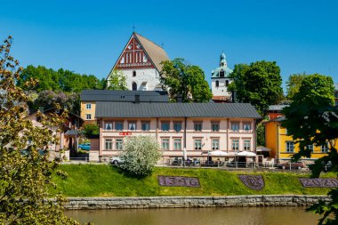 Porvoo Katedrali ve eski Porvoo kasabasının güzel panoramik manzarası
