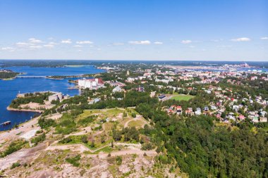 Kotka, Finlandiya 'daki Kotkansaari adasının havadan panoramik görüntüsü