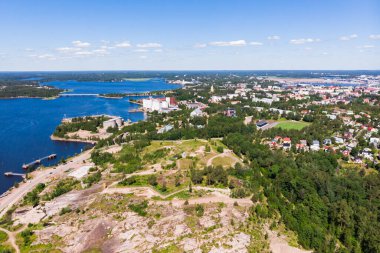 Kotka, Finlandiya 'daki Kotkansaari adasının havadan panoramik görüntüsü