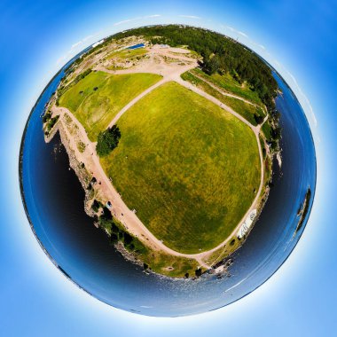 Katariina Seaside Park 'ın üç boyutlu panoramik görüntüsü, küçük gezegen panorama tarzında, Kotka, Finlandiya..