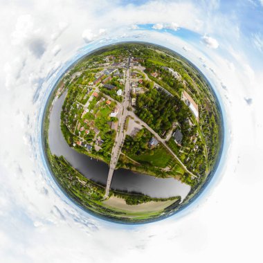 Finlandiya Kymijoki nehrindeki Inkeroinen kentinin üç boyutlu panoramik görüntüsü.