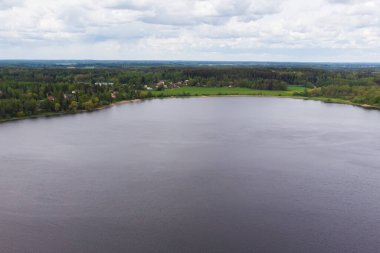 Inkeroinen, Finlandiya 'daki Kymijoki nehrinin havadan panoramik görüntüsü