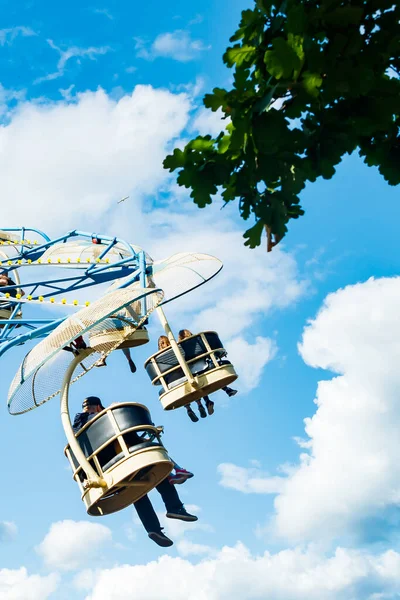 Ride Carousel Motion Amusement Park Sunny Day — Stock Photo, Image