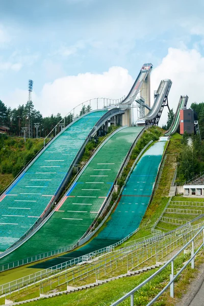 Lahti Finnland August 2020 Lahti Sportzentrum Mit Drei Sprungtürmen Sportler — Stockfoto