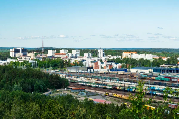 Kouvola, Finlandiya - 11 Haziran 2020: Mielakka 'dan Kouvola kentinin yukarıdan güzel manzarası. Yaz günü, Finlandiya.