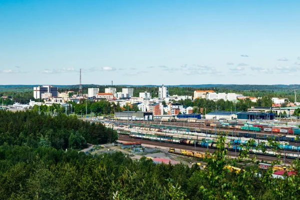 Kouvola, Finlandiya - 11 Haziran 2020: Mielakka 'dan Kouvola kentinin yukarıdan güzel manzarası. Yaz günü, Finlandiya.