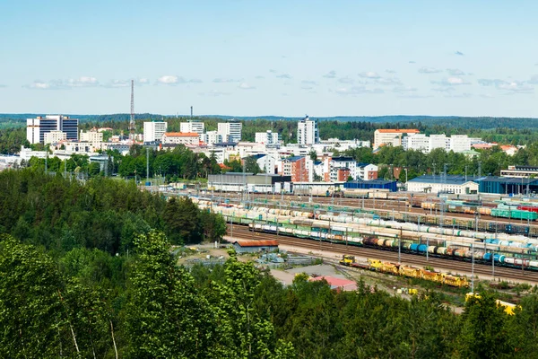 Kouvola, Finlandiya - 11 Haziran 2020: Mielakka 'dan Kouvola kentinin yukarıdan güzel manzarası. Yaz günü, Finlandiya.