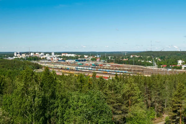 Kouvola, Finlandiya - 11 Haziran 2020: Mielakka 'dan Kouvola kentinin yukarıdan güzel manzarası. Yaz günü, Finlandiya.