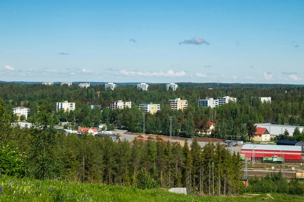 Kouvola, Finlandiya - 11 Haziran 2020: Mielakka 'dan Kouvola kentinin yukarıdan güzel manzarası. Yaz günü, Finlandiya.
