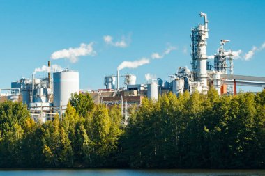 Kouvola, Finlandiya - 15 Eylül 2020: Kuusankoski 'deki Upm Kymi fabrikası.