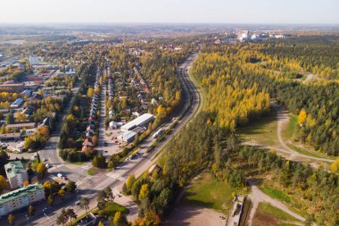 Sonbahar sabahı Lahti şehrinin havadan görünüşü, Finlandiya