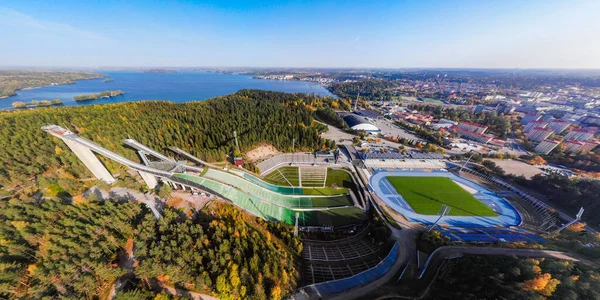 Panoramiczny Widok Lotu Ptaka Ośrodek Sportowy Lahti Trzema Wieżami Skokowymi — Zdjęcie stockowe