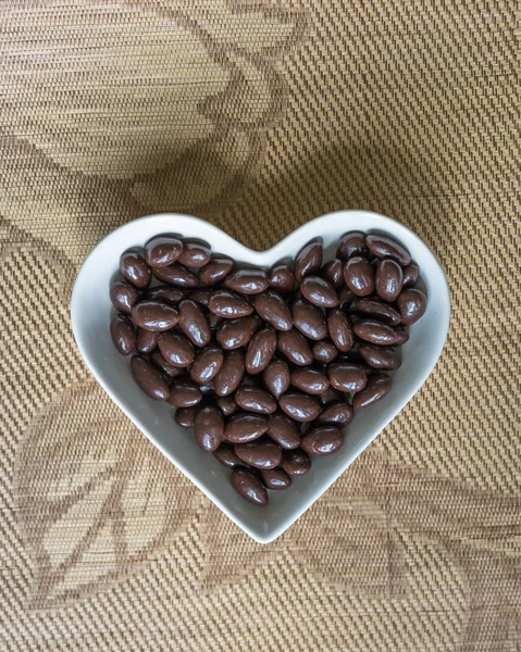 Noix Disposées Forme Coeur Sur Fond Image Nourriture Fermer Bonbons — Photo