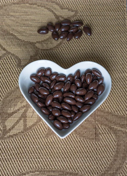 Dió Rendezett Szív Alakú Háttérben Élelmiszer Képet Közelről Cukorka Csokoládé — Stock Fotó
