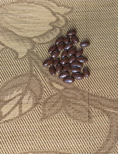 Lebensmittel Bild Nahaufnahme Bonbons Schokoladenmilch Extra Dunkle Mandelnüsse Textur Auf — Stockfoto