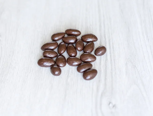 Imagen Comida Cerrar Caramelos Leche Chocolate Nueces Almendras Oscuras Extra — Foto de Stock