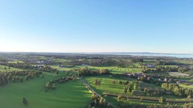 Yazın kırsal alanın havadan görünüşü