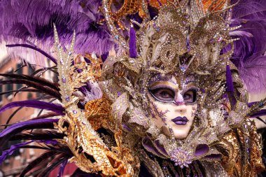 Venedik Karnavalında Maskeli Kadın.