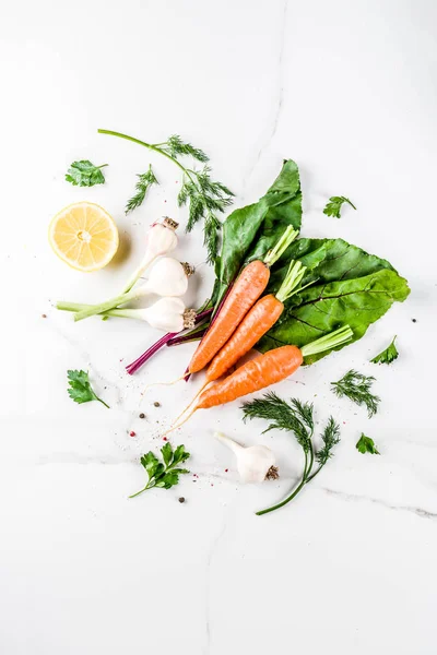 Приготовление Фона Свежими Овощами Здорового Ужина Морковь Травы Оливковое Масло — стоковое фото