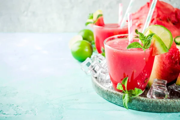 Fruktig Sommar Kall Dryck Hemmagjord Vattenmelon Juice Eller Smoothie Serveras — Stockfoto