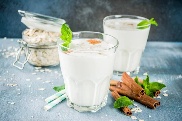 Avena Colombiana, Kolombiyalı yulaf ezmesi iç tarçın ve nane ile 