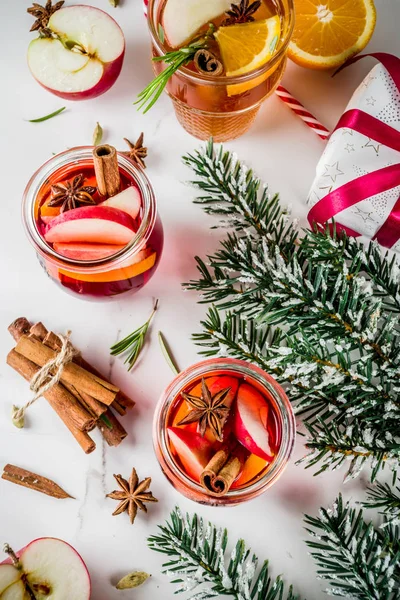 Traditional Winter Drinks White Red Mulled Wine Cocktail White Red — Stock Photo, Image