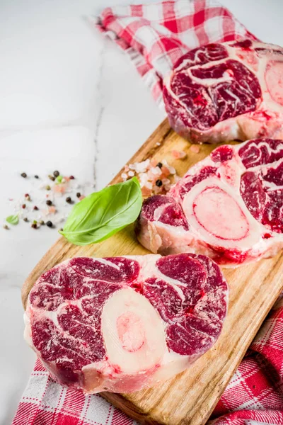 Carne Fresca Res Cruda Con Especias Para Cocinar Espacio Copia —  Fotos de Stock