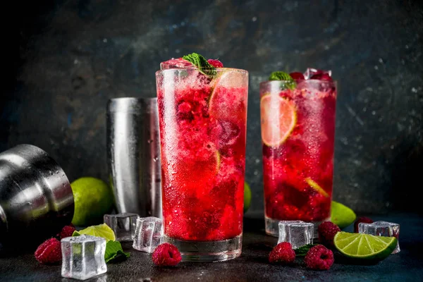 Iced Zomer Drankje Cocktail Framboos Kalk Limonade Met Verse Munt — Stockfoto