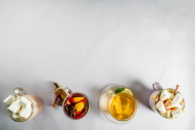 Varyasyonları kış sonbahar geleneksel içecekler - Sütlü Balkabağı, sıcak çikolata, çay limon, mulled şarap, kopya alanı