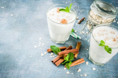 Avena Colombiana, Kolombiyalı yulaf ezmesi iç tarçın ve nane ile