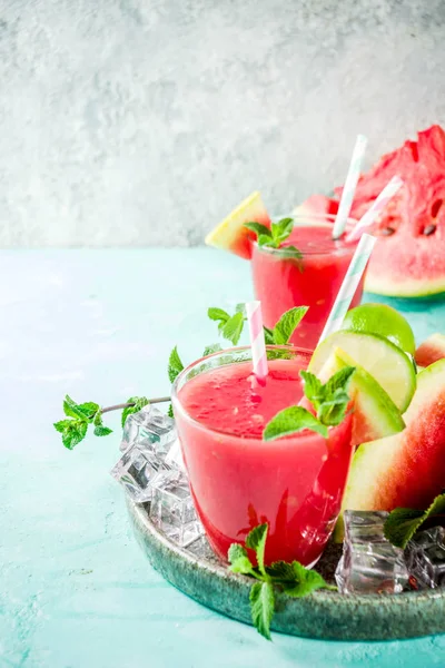Fruktig Sommar Kall Dryck Hemmagjord Vattenmelon Juice Eller Smoothie Serveras — Stockfoto