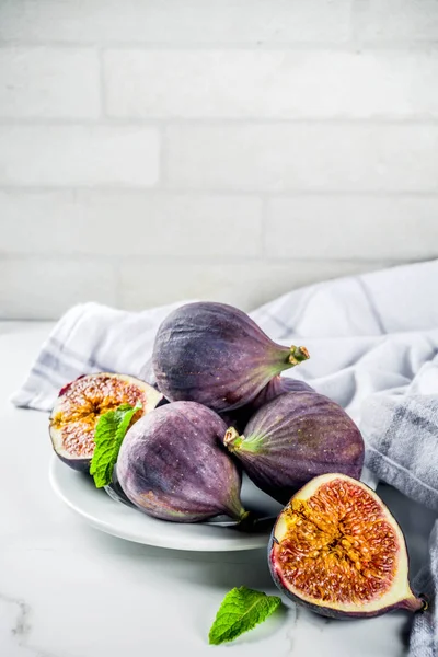 Raw Fresh Figs Fruits White Marble Background Copy Space — Stock Photo, Image