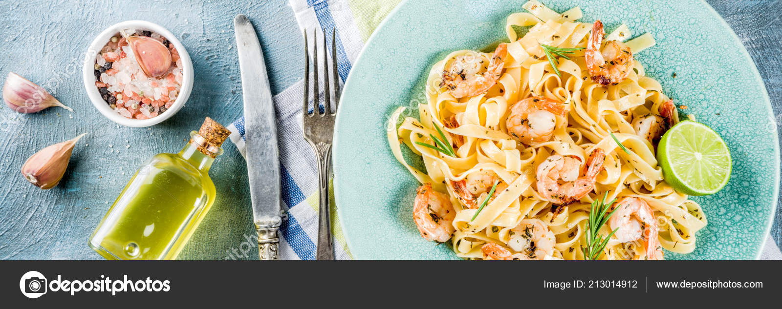 Italian Food Classic Fettuccine Pasta Shrimp Creamy Sauce Olive Oil Stock Photo C Unixx 0 Gmail Com 213014912