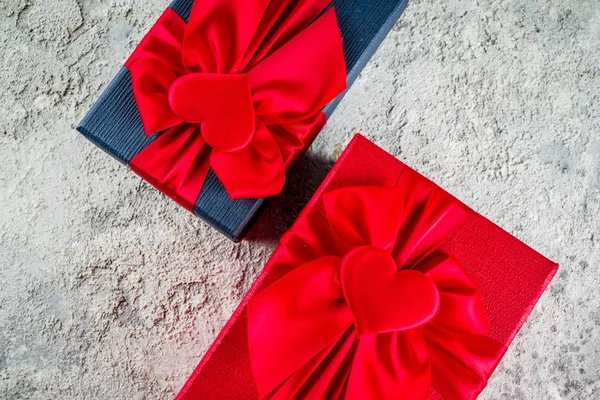 Cajas Regalo Románticas San Valentín Con Decoración Cintas Atadas Corazón —  Fotos de Stock