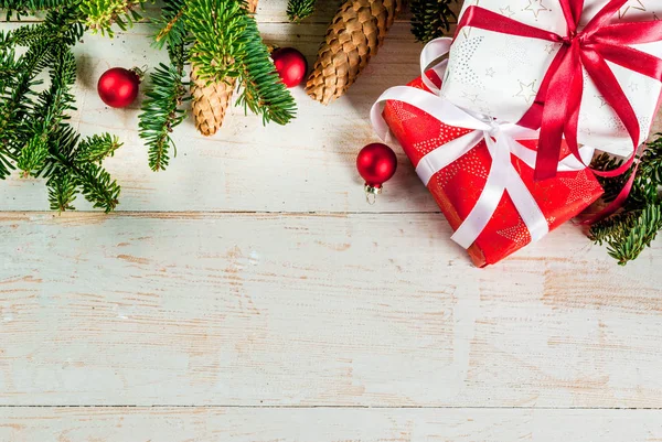 Fondo Festivo Navideño Con Conos Pino Ramas Árbol Navidad Cajas — Foto de Stock