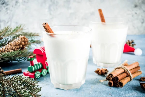 Bebida Festiva Tradicional Invierno Cóctel Ponche Huevo Navidad Dulce Picante —  Fotos de Stock