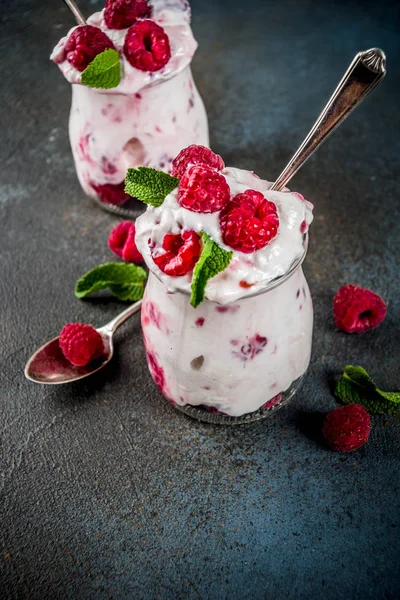 Café Manhã Saudável Sobremesa Creme Iogurte Congelado Com Framboesas Frescas — Fotografia de Stock