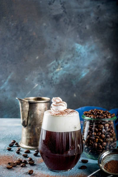 Herfst Espresso Drinken Ideeën Ierse Koffie Cocktail Met Slagroom Cacao — Stockfoto