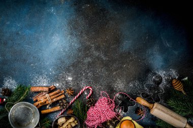 Noel için yemek pişirme xmas, koyu mavi arka plan, üstten görünüm arka plan malzemeler ile pişirme