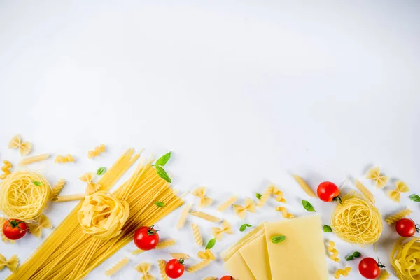 Italiaans Eten Concept Diverse Assortiment Van Ruwe Pasta Spaghetti Lasagne — Stockfoto