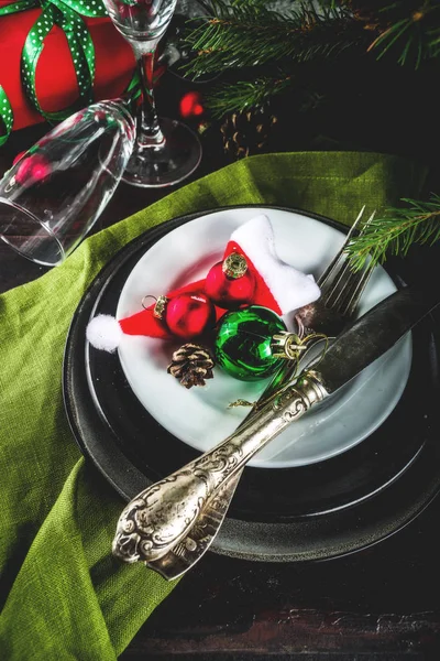 Ajuste Mesa Navidad Año Nuevo Piso Lay Con Placas Cubiertos —  Fotos de Stock