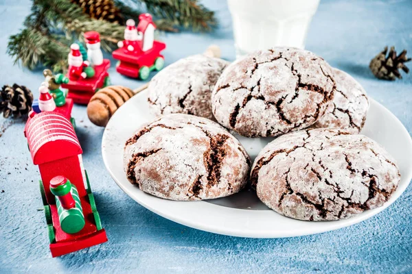 Festliche Hausgemachte Weihnachten Geknackte Schokolade Brownie Cookies Mit Weihnachtsdekoration Hellblauer — Stockfoto