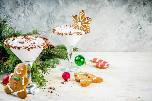 Ideen Für Weihnachtsgetränk Lebkuchen Martini Cocktail Mit Lebkuchen Weihnachtsbaum Und — Stockfoto