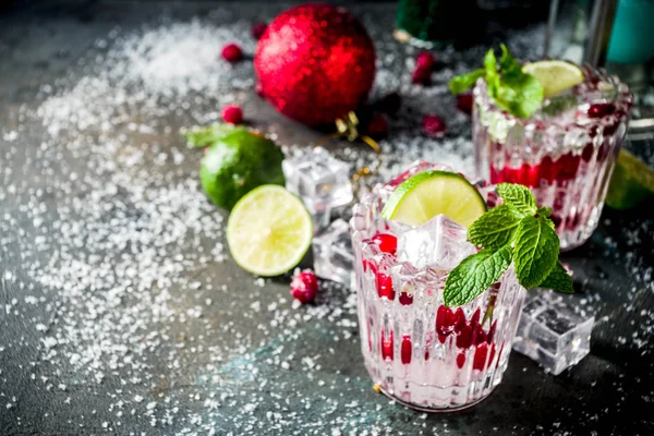 Bebida Fria Natal Coquetel Cranberry Mojito Com Espaço Cópia Decoração — Fotografia de Stock