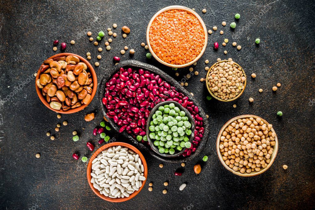 Varios surtido de legumbres - frijoles, frijoles de soya, garbanzos