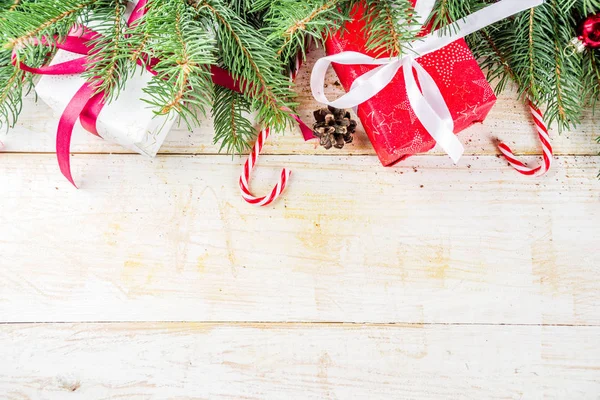 Sfondo Natale Con Decorazioni Biscotti Cioccolato Scatole Regalo Sfondo Legno — Foto Stock