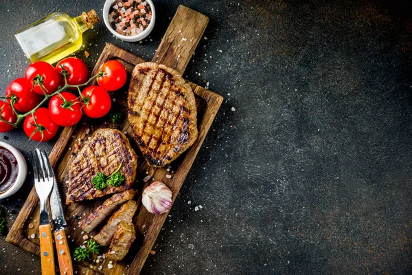 Carne Grelhada Fresca Caseira Bife Churrasco Grelhado Médio Com Molho — Fotografia de Stock